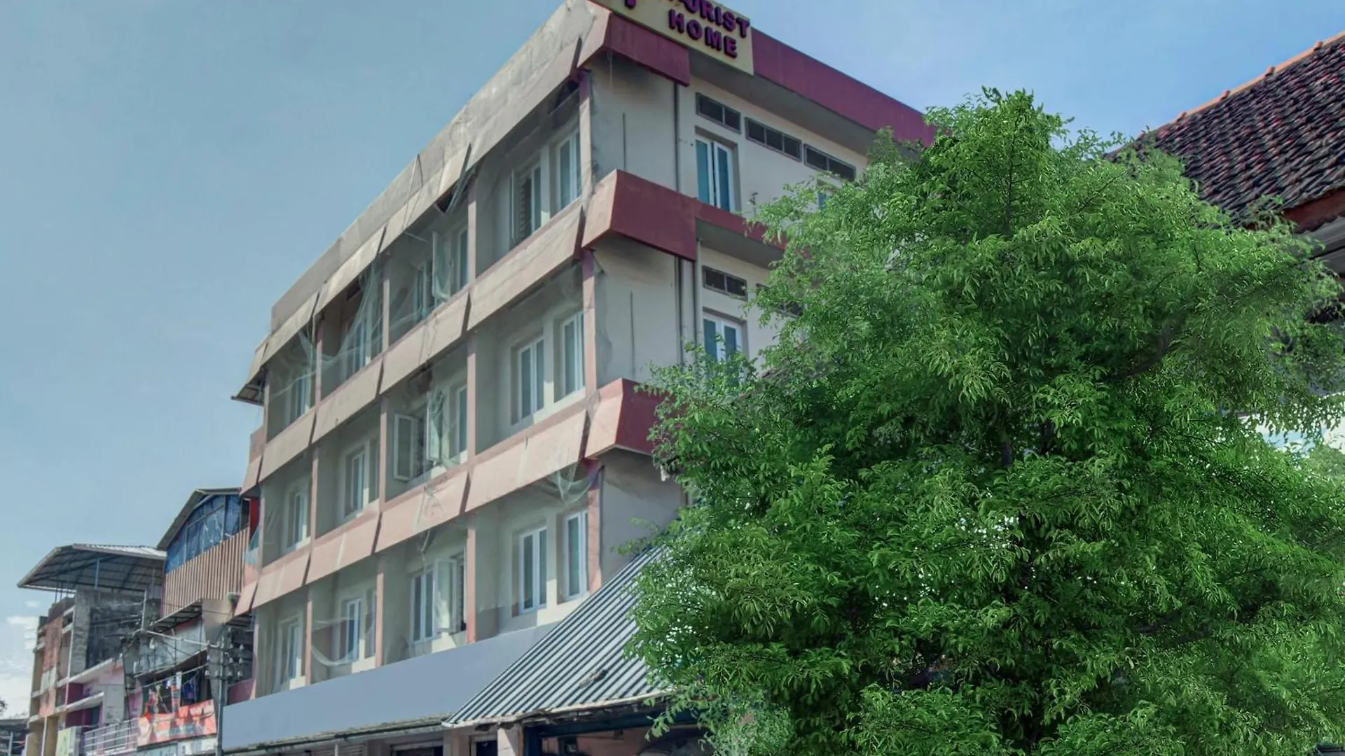 Spot On J P Tourist Home 콜람 호텔